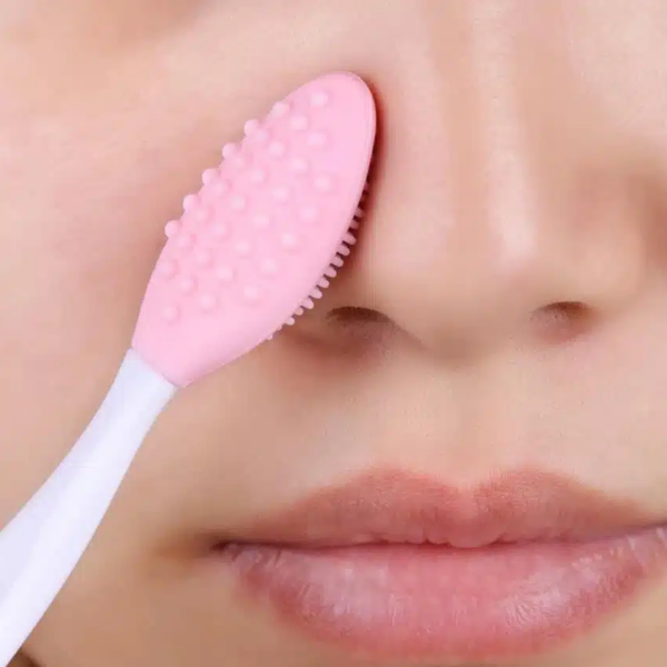 Double-Sided Silicone Nose & Lip Cleansing Brush